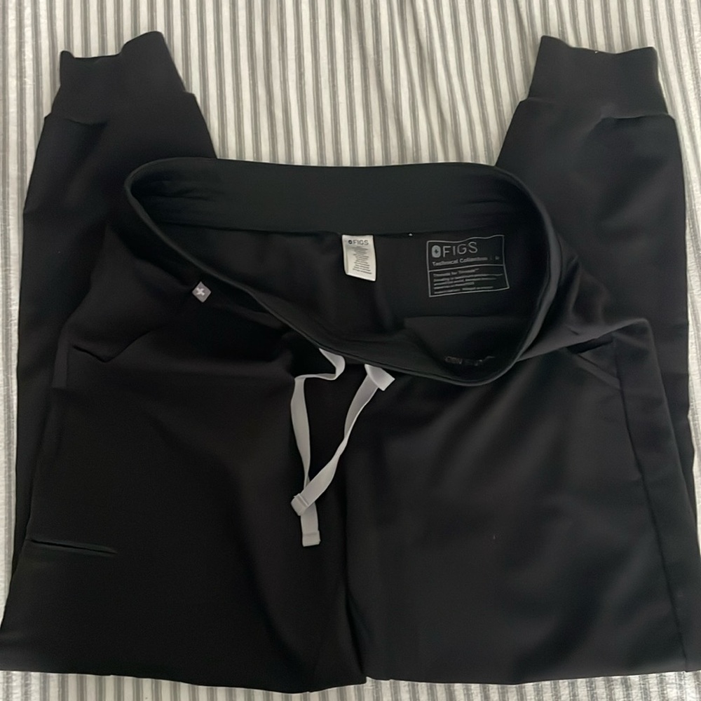 Figs Zamora Black Jogger Scrub Pants